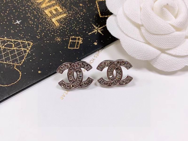 Chanel earing 1lyx30